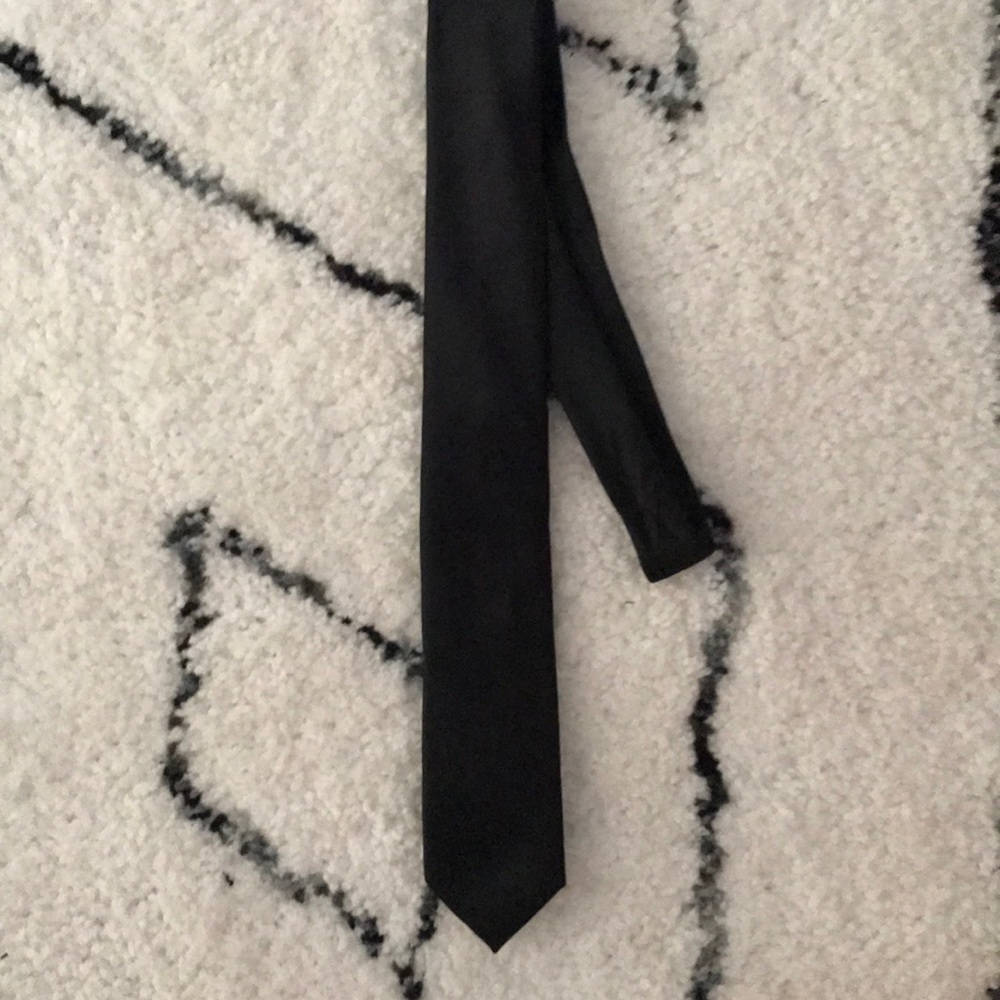 Black tie